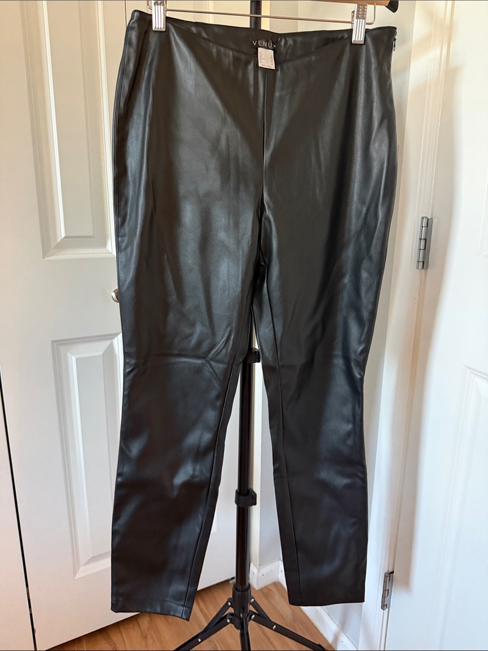 VENUS Black Faux Leather Leggings